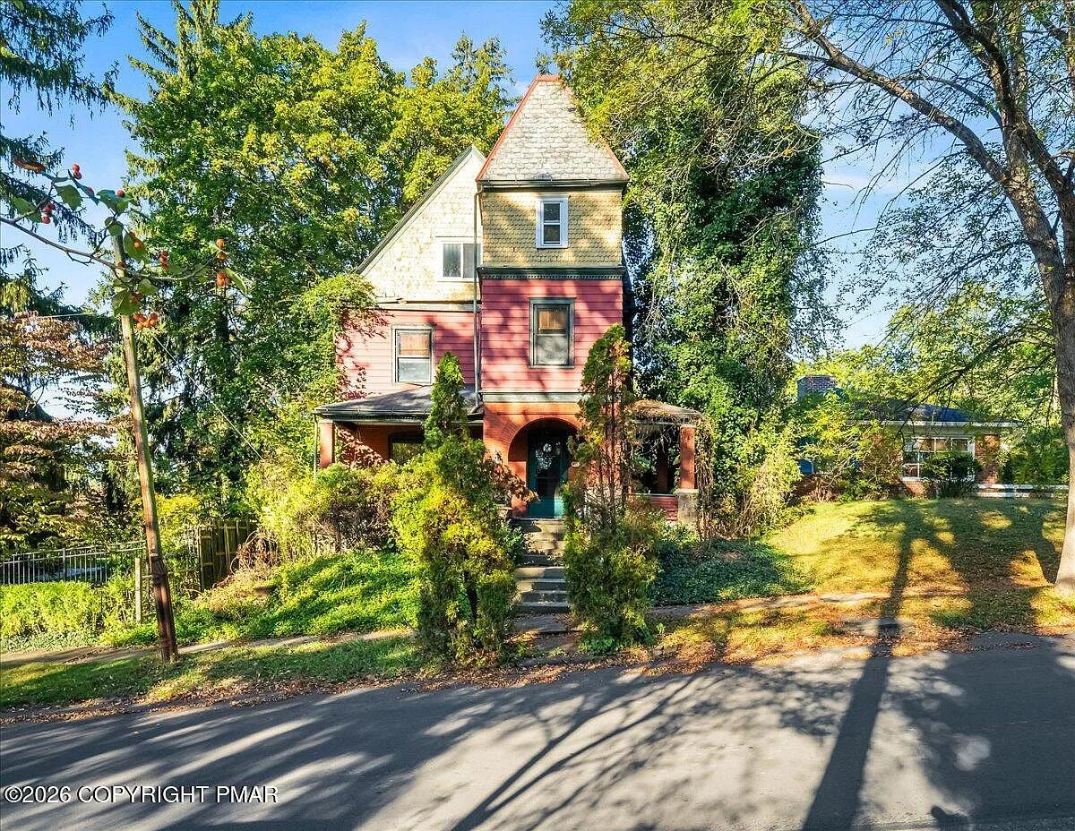Older pre-1978 Hartford home with lead paint — selling as-is
